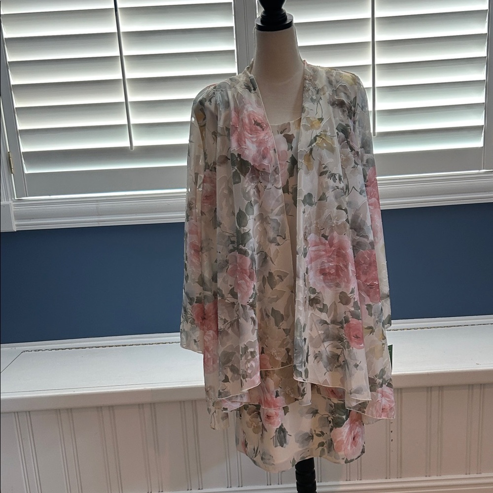 New Size 8 Sleeveless Dress in Peach and Green floral pattern with Sheer Jacket